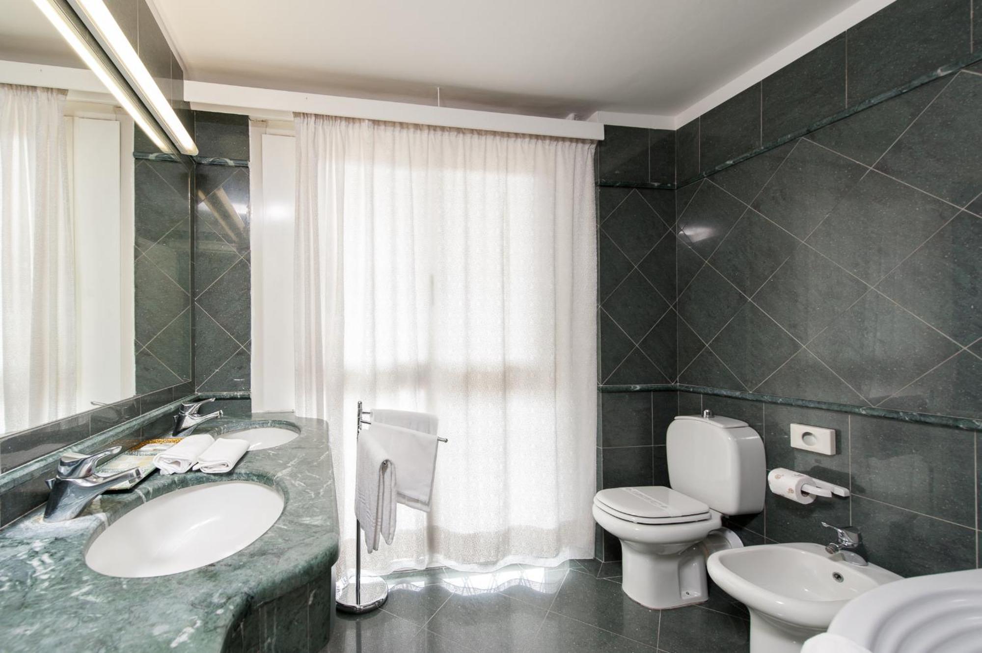 Hotel Ambasciatori Palace 4*